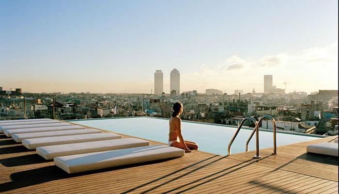 Best Panoramic Swimming Pools : Grand Hotel Central Barcelona