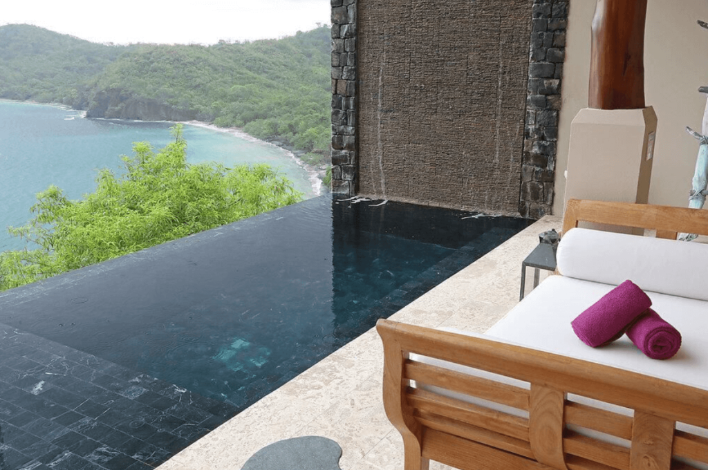Casa Chameleon hotel room with pool overlooking the sea